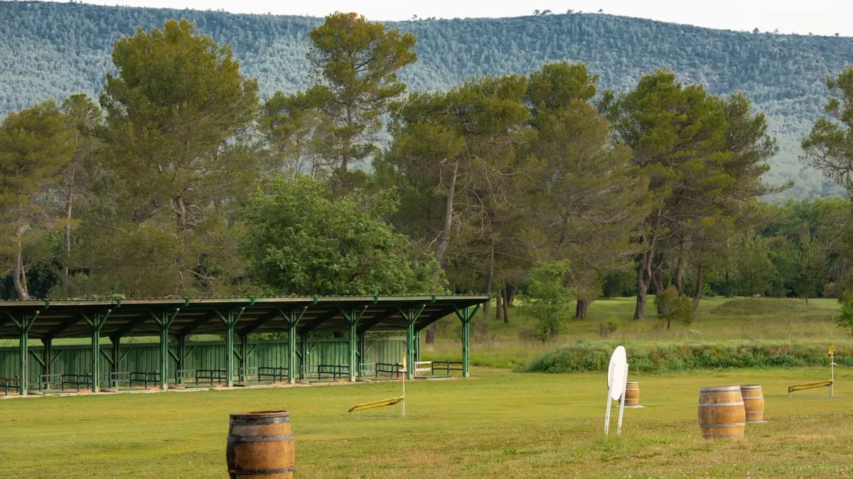 Practice du Golf Sainte Baume au pied du massif